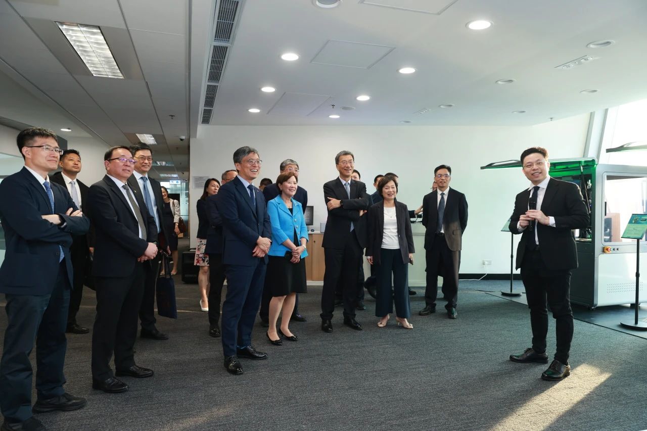 1760427840140679.jpg 1760427840140679.jpg